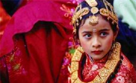 尼泊爾“活女神”悲哀：受萬人尊崇，被禁錮在寺廟，最后孤獨(dú)終老